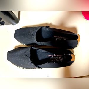 Black Bob’s size 11W. Never worn.